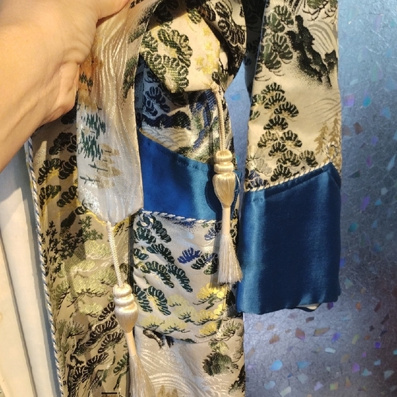 Japanese Smoking Jacket - Picture 5 of 17